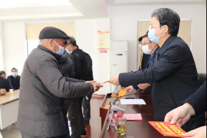 连续6年丨648名联星村老人领到“沈小平爱心助老金” 连续6年丨648名联星村老人领到“沈小平爱心助老金”